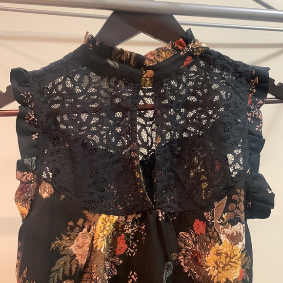 Light weight top - Picture 3 of 3